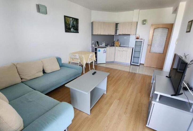 Апартаменты 1 Спальня Вид на Море с Балконом, Nushev