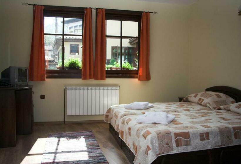 バルコニー付きスタンダードルーム, Old Times