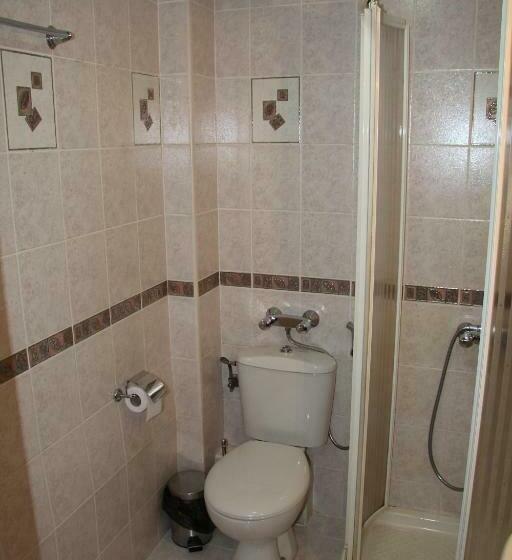 اتاق استاندارد, Petkov Family