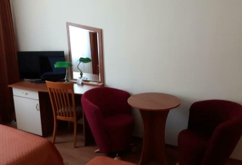 スタンダードルーム, Primavera 2