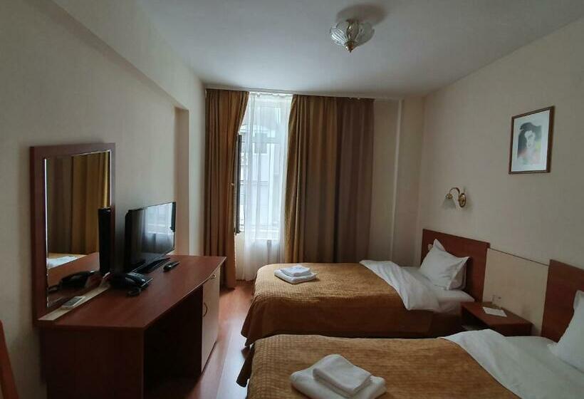 スタンダードルーム, Primavera 2