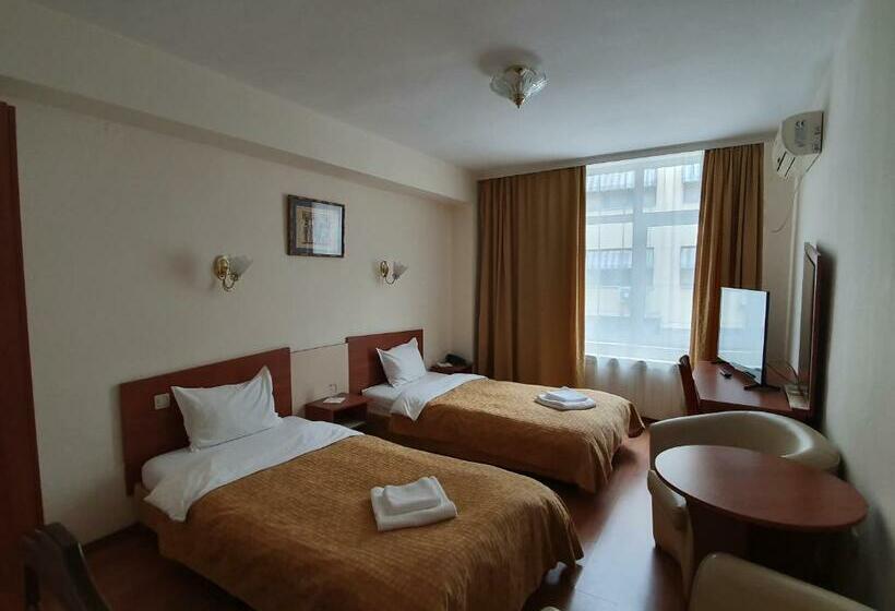 スタンダードルーム, Primavera 2