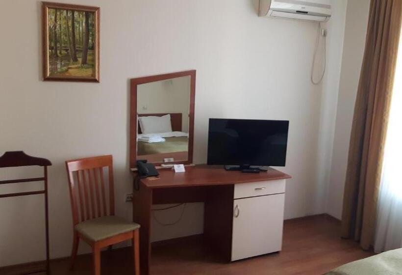 デラックスルーム, Primavera 2