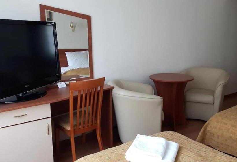 デラックスルーム, Primavera 2