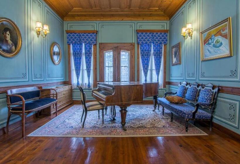 침실 2개 아파트, Old Legends