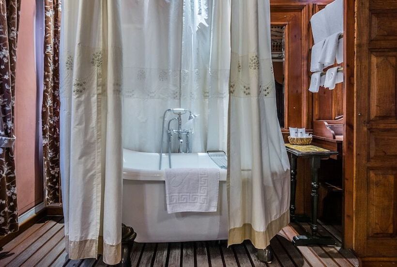 스탠다드 룸, Old Legends