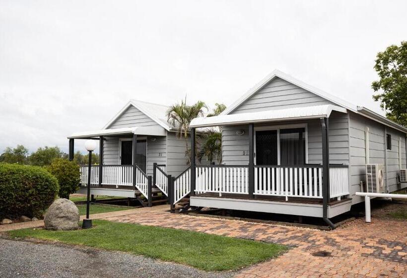 بنگله خانوادگی, Settlers