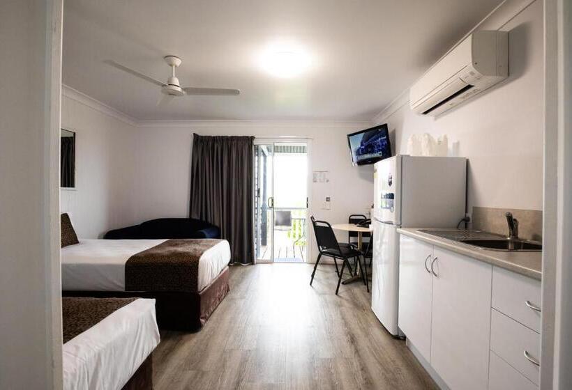 بنگله خانوادگی, Settlers