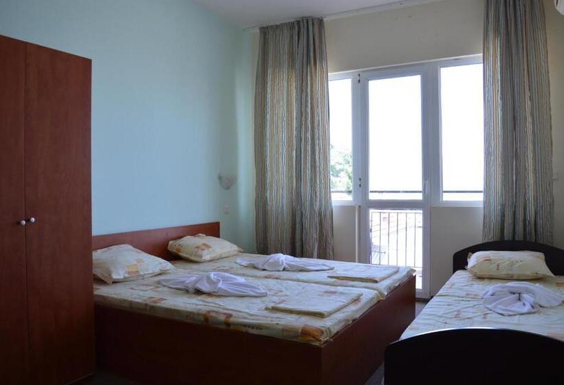 Номер Стандарт Трехместный, Sozopol