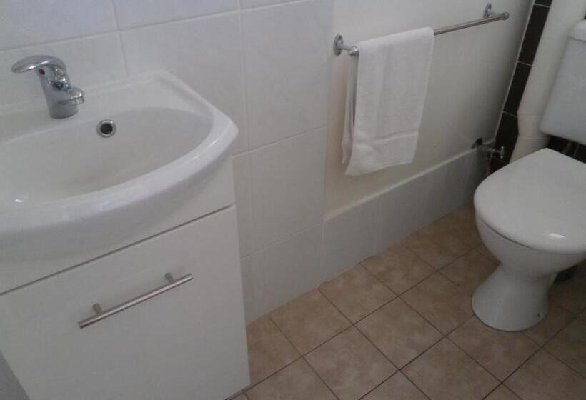Кровать в Общей Комнате, Kookaburra Lodge
