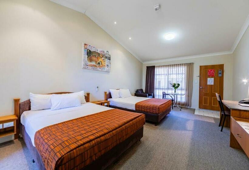 اتاق لوکس, Roma Explorers Inn