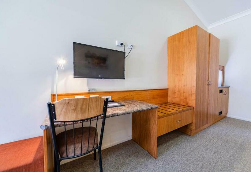 اتاق لوکس, Roma Explorers Inn