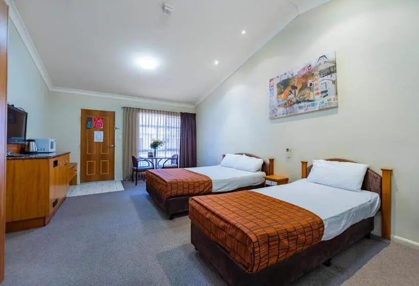 ファミリールーム, Roma Explorers Inn