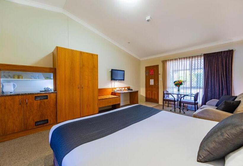 سوئیت اجرایی با تخت کینگ, Roma Explorers Inn