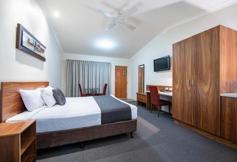 سوئیت اجرایی با تخت کینگ, Roma Explorers Inn