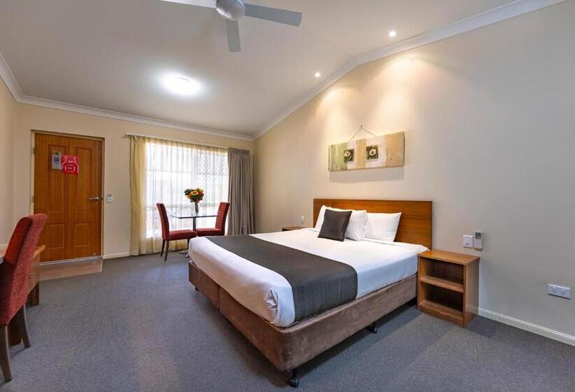 سوئیت اجرایی با تخت کینگ, Roma Explorers Inn