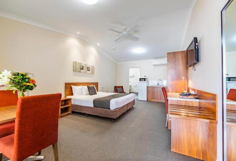 سوئیت اجرایی با تخت کینگ, Roma Explorers Inn