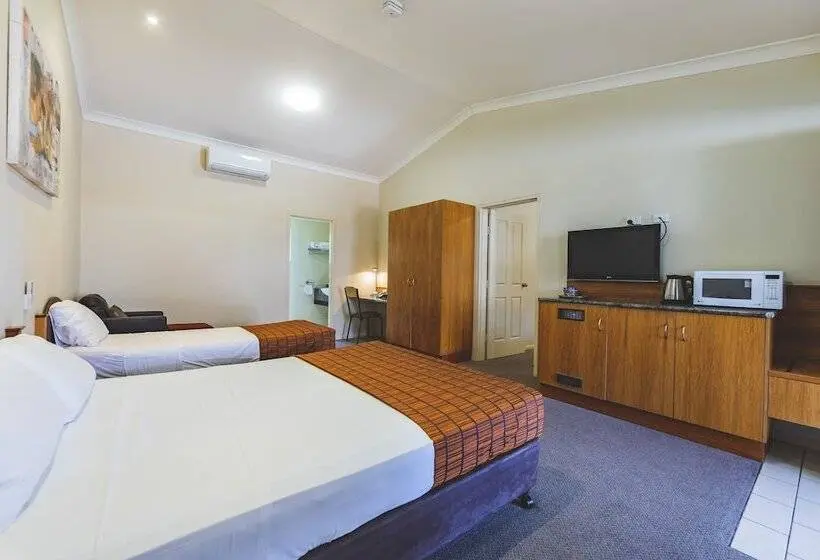 ファミリールーム, Roma Explorers Inn