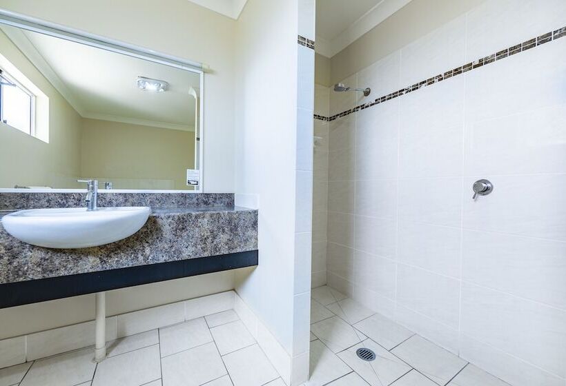 اتاق استاندارد, Roma Explorers Inn