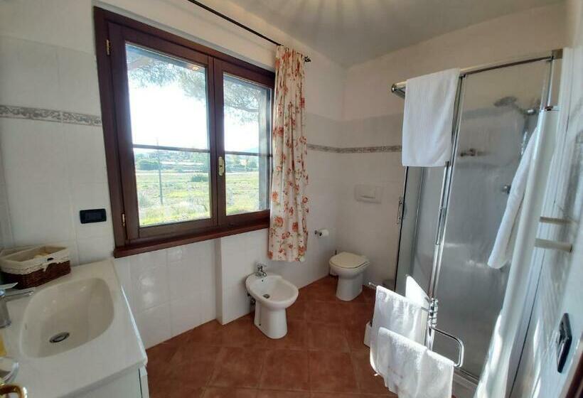 اتاق لوکس با بالکن, Agriturismo B&b L Acquacotta