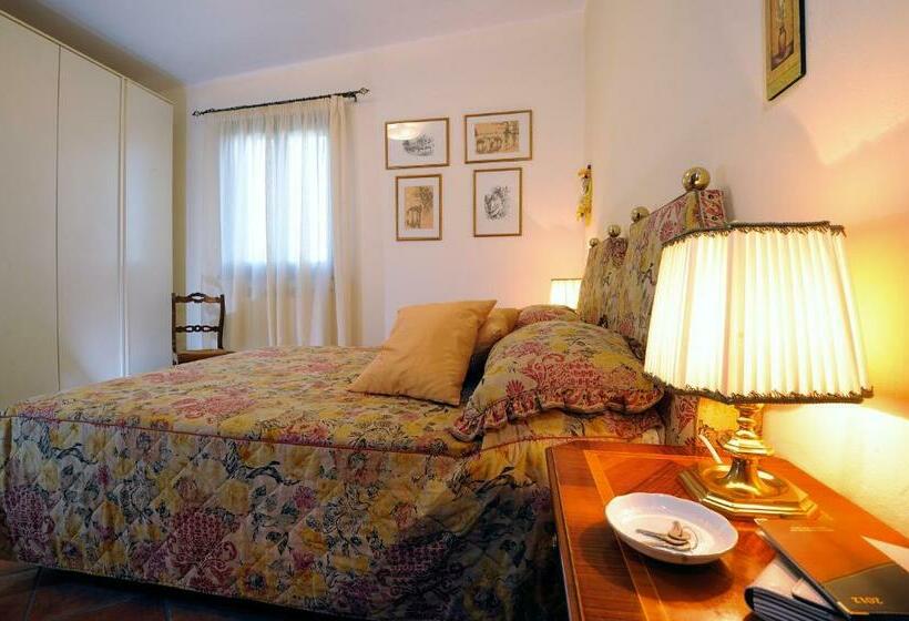 اتاق لوکس با بالکن, Agriturismo B&b L Acquacotta