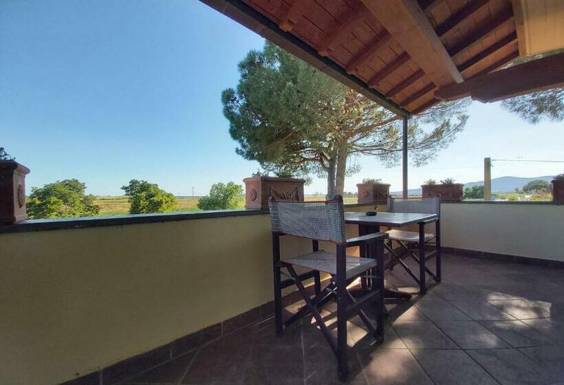 اتاق لوکس با بالکن, Agriturismo B&b L Acquacotta