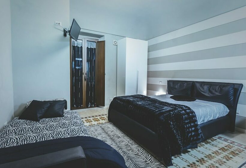 Studio Standard z Balkonem, B&b Portanuova