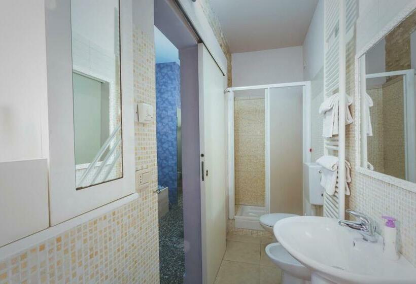 Pokój Czteroosobowy Standard, B&b Portanuova