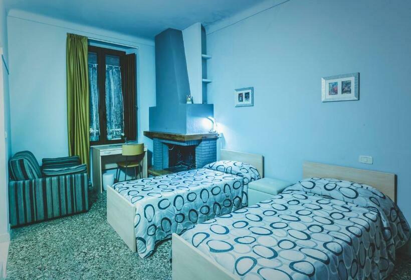 Pokój Czteroosobowy Standard, B&b Portanuova