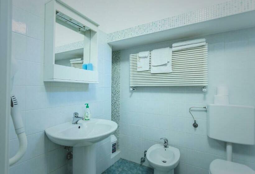 اتاق استاندارد سه نفره, B&b Portanuova