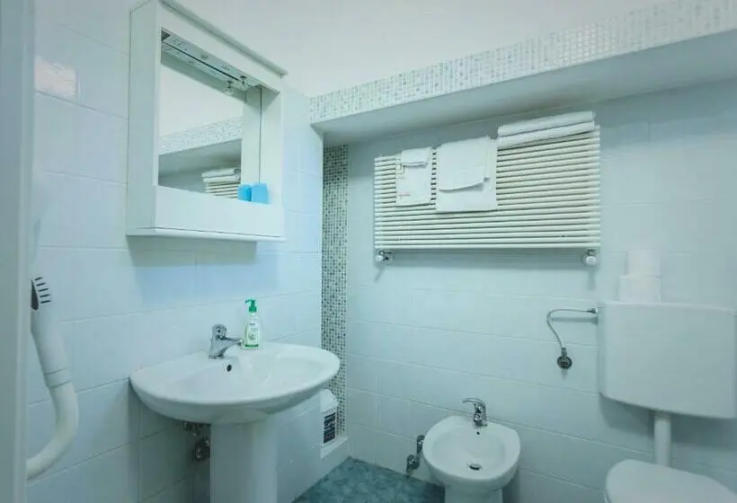 اتاق استاندارد سه نفره, B&b Portanuova