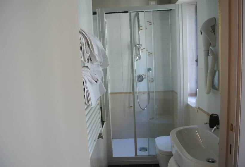 Pokój Czteroosobowy Standard, B&b Portanuova