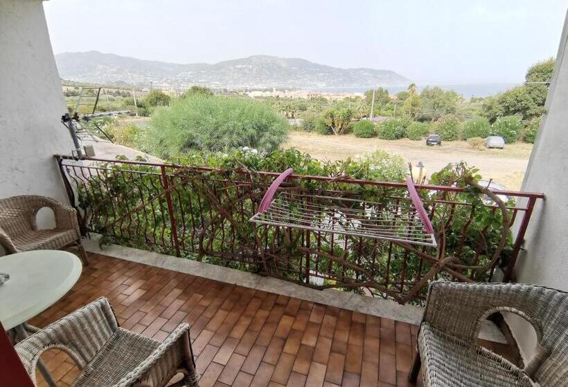 Quarto Estandar com Sacada, B&b Xenia