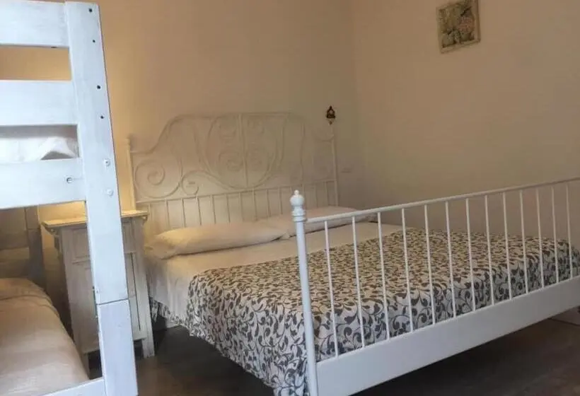 Perhehuone, B&b Xenia