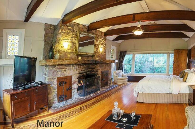 מיטת קינג בסוויטה, Arnica Views Summit Retreat