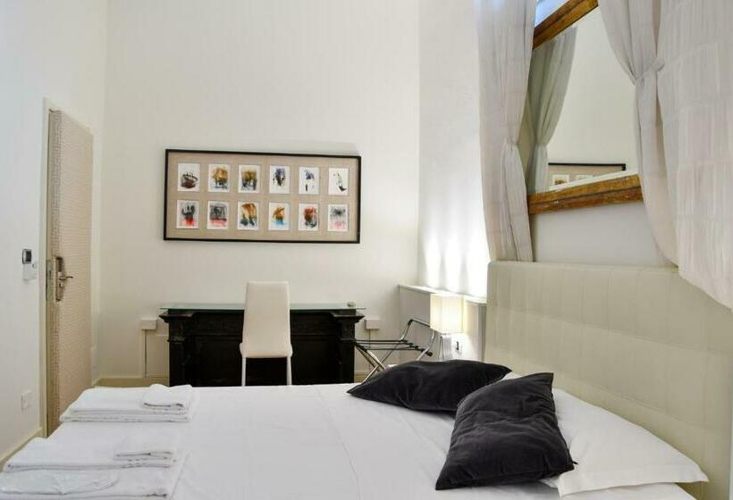 اتاق لوکس, Avanguardia Art Club