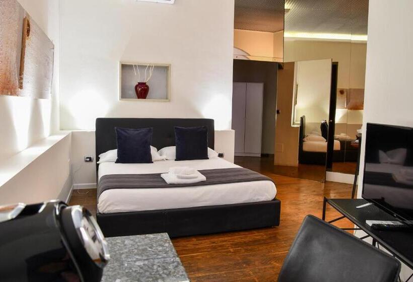 اتاق استاندارد, Avanguardia Art Club