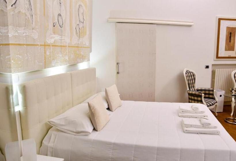 اتاق استاندارد, Avanguardia Art Club