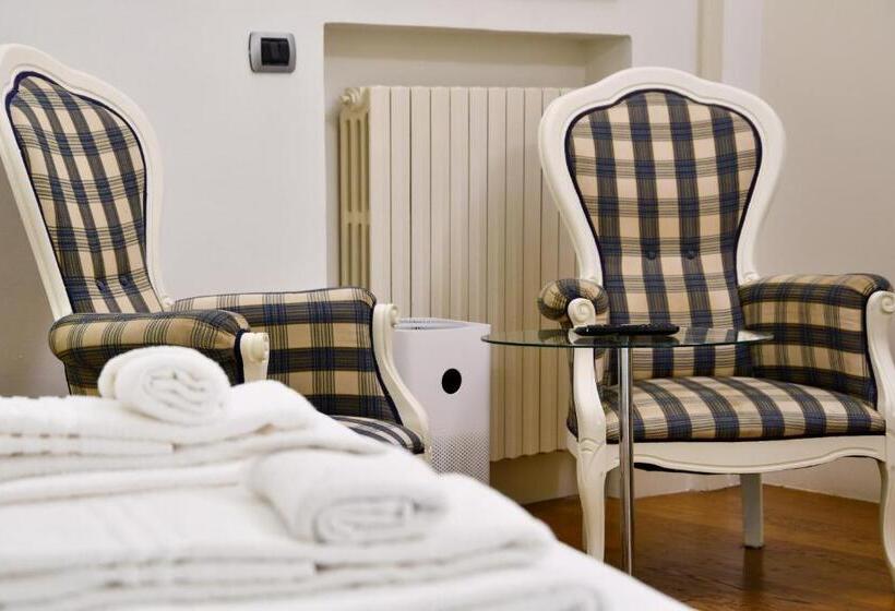 اتاق استاندارد, Avanguardia Art Club