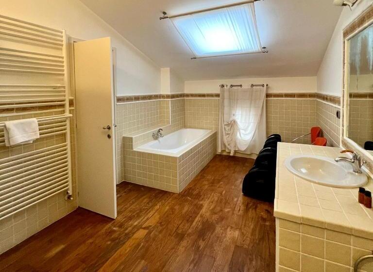 سوییت جونیور, Avanguardia Art Club