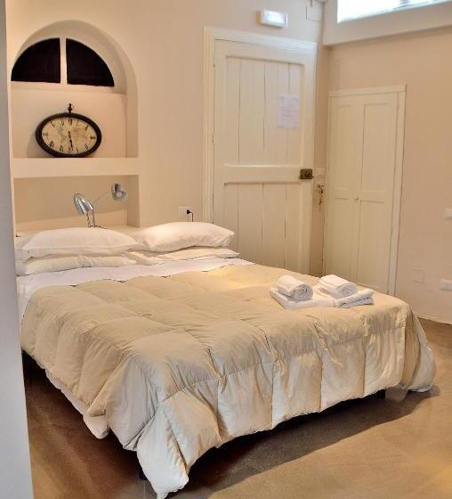 سوییت, Azzurretta Guest House