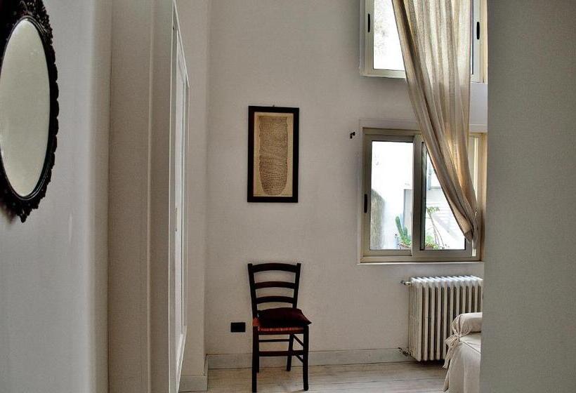 اتاق خانوادگی, Azzurretta Guest House