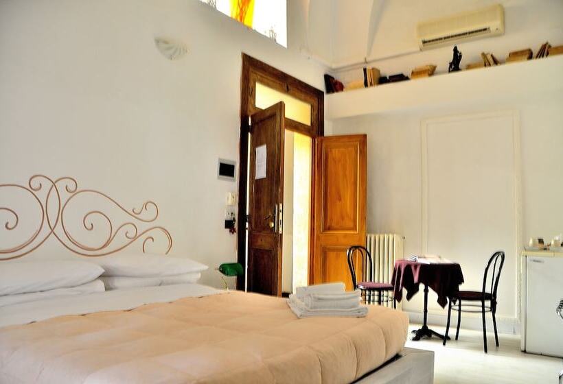 اتاق خانوادگی, Azzurretta Guest House