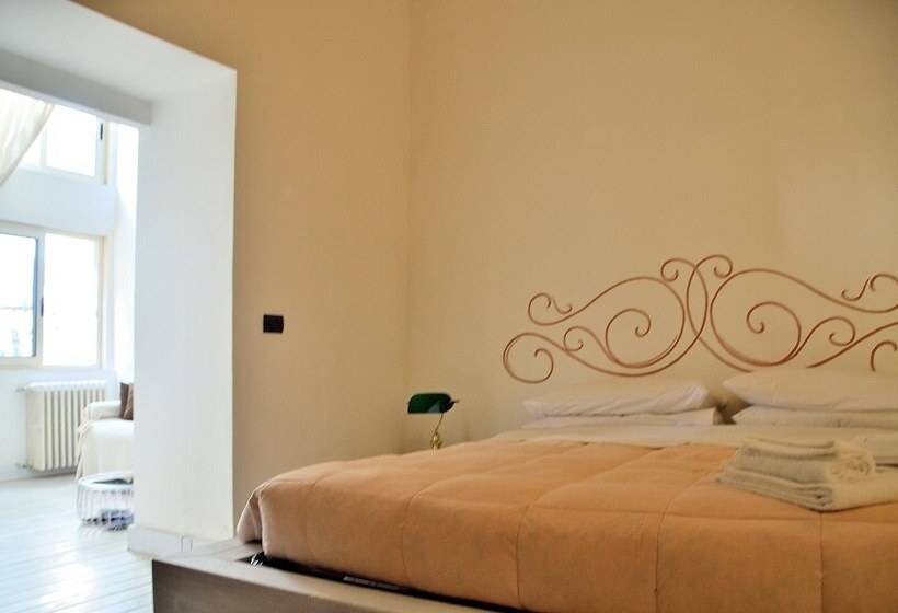 اتاق خانوادگی, Azzurretta Guest House