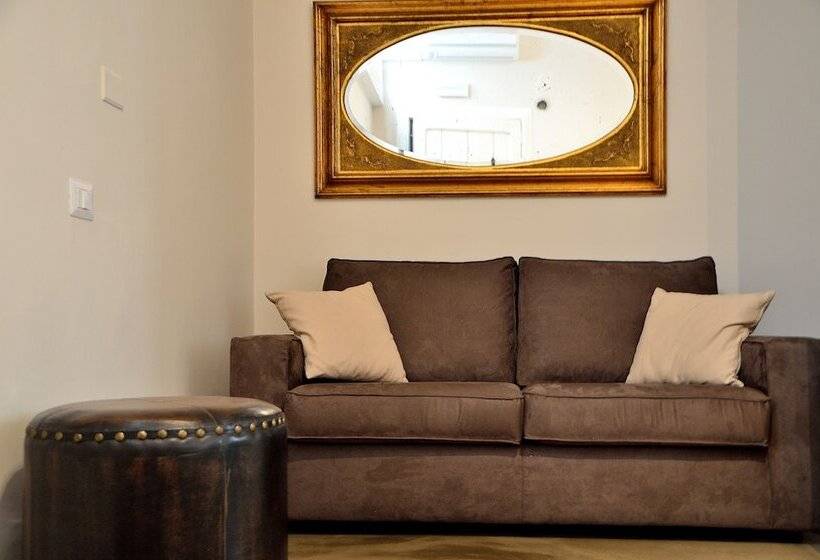 سوییت, Azzurretta Guest House