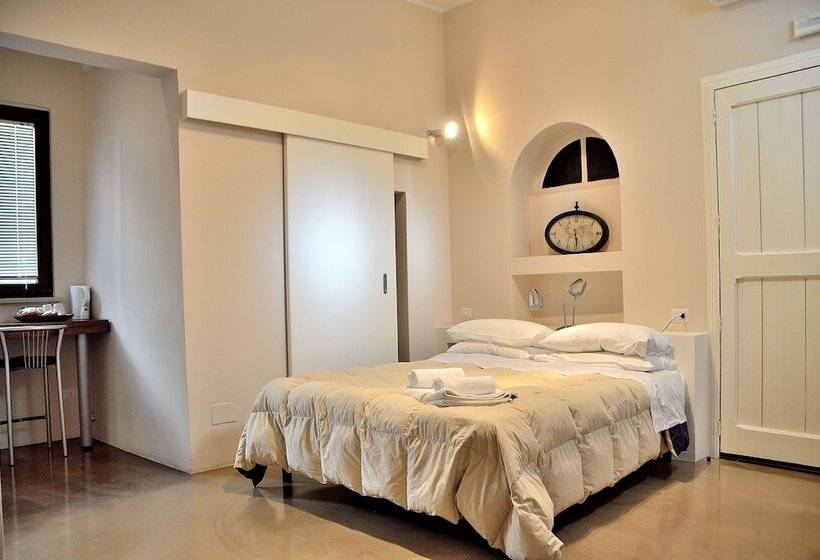 سوییت, Azzurretta Guest House