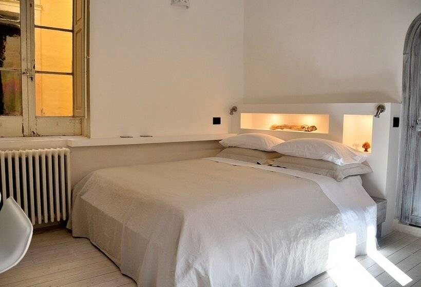 اتاق خانوادگی, Azzurretta Guest House