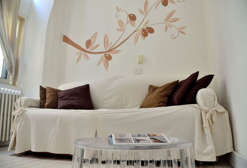 اتاق خانوادگی, Azzurretta Guest House
