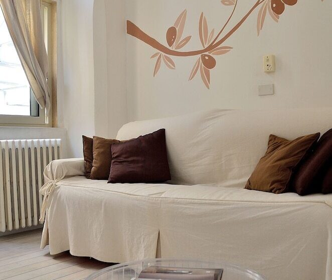 اتاق خانوادگی, Azzurretta Guest House