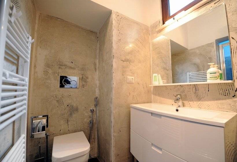 سوییت, Azzurretta Guest House